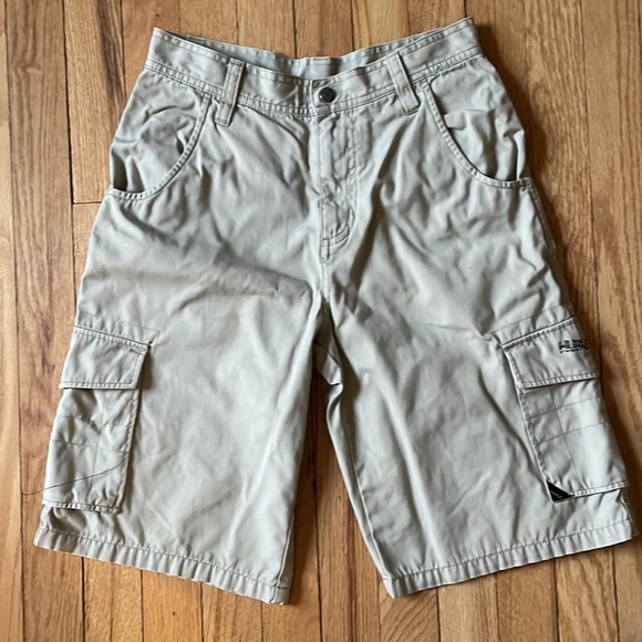 Hurley Tan Khaki Cargo 6 Pocket Shorts 26” high waist EUC sz 10/12 medium - Picture 2 of 7